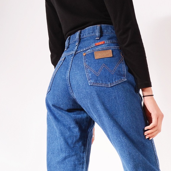 Vintage Denim - Vintage Wrangler Mom Jeans - Medium Blue 1990s
